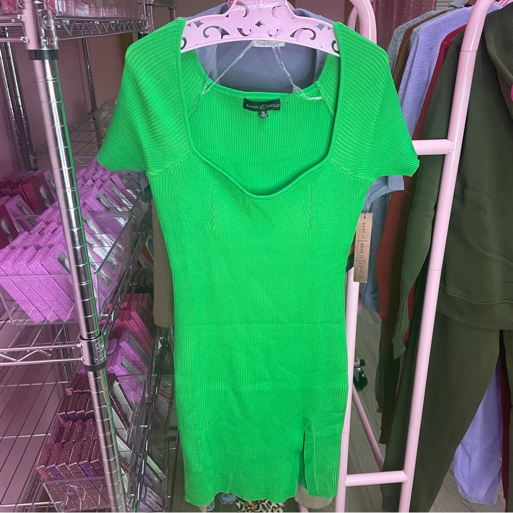 💚 Plus Size Rib Knit Side Slit Mini Dress 💚 - Picture 6 of 6